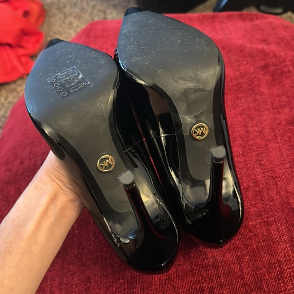 EUC! Michael Kors Scarlett Pumps - Picture 12 of 13